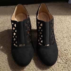 Black velvet mini heels